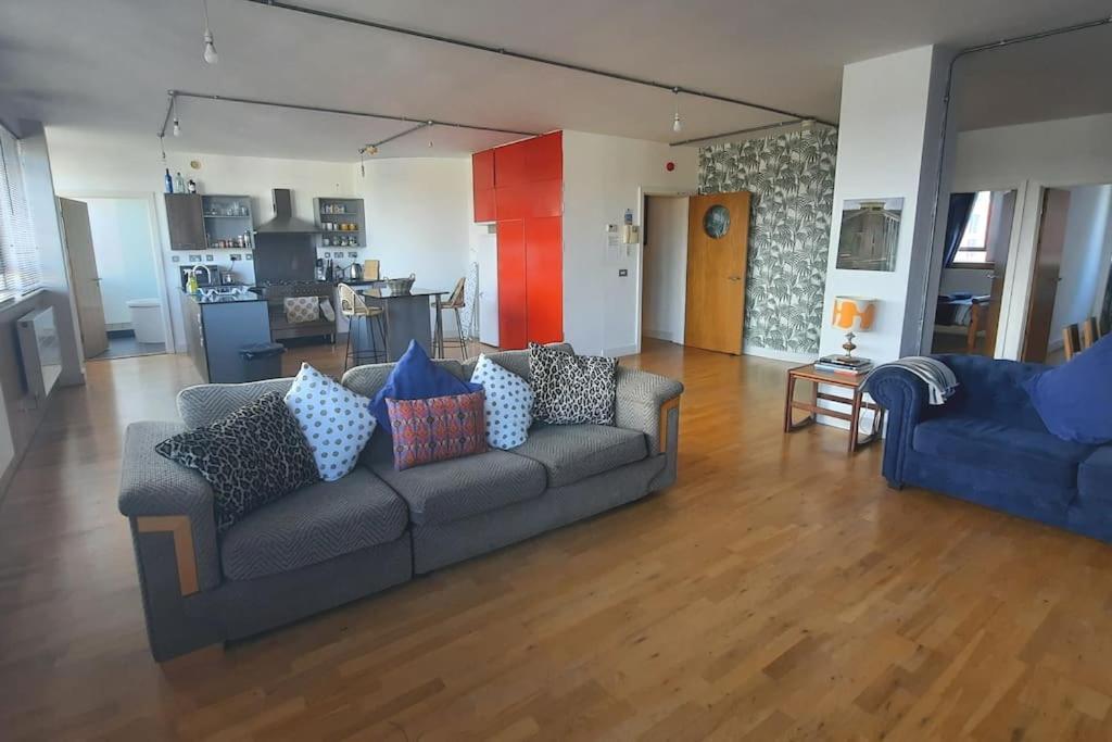 Trendy, Urban Open Plan Apartment Μπρίστολ Εξωτερικό φωτογραφία