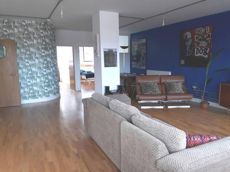 Trendy, Urban Open Plan Apartment Μπρίστολ Εξωτερικό φωτογραφία
